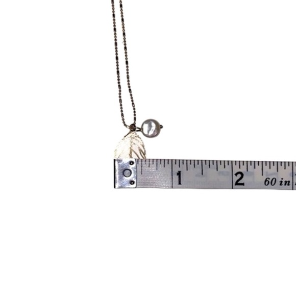 Forever 21 Gold-Tone Leaf Pearl Necklace - Picture 11 of 11